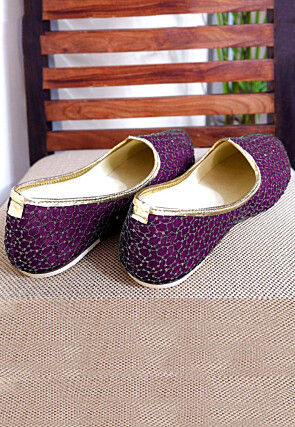 Embroidered Georgette Mojari in Magenta