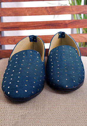 Embroidered Georgette Mojari in Teal Blue