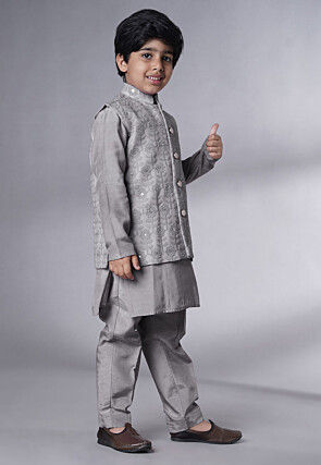 Embroidered Muslin Silk Kurta Set in Grey
