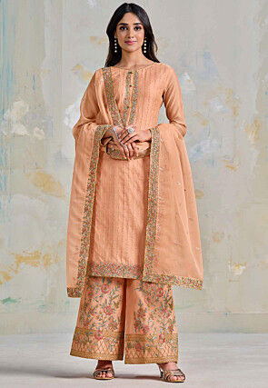 Beautiful suits with beautiful color combinations | Beautiful pakistani  dresses, Kurti embroidery design, Beautiful suit