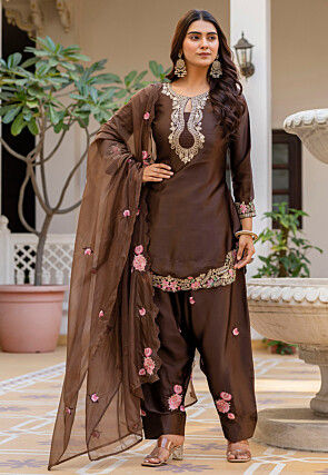 fashion punjabi dress The Evolution of Punjabi Suits: Traditional Styles to Modern Trends