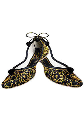 Embroidered Synthetic Women Jutti in Black