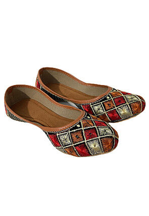 Embroidered Synthetic Women Jutti in Black