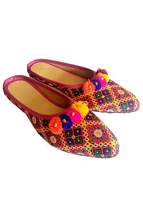 Embroidered Synthetic Women Jutti in Multicolor