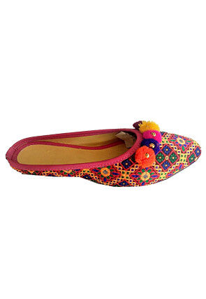Embroidered Synthetic Women Jutti in Multicolor