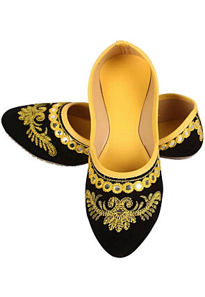 Embroidered Synthetic Women Jutti in Black