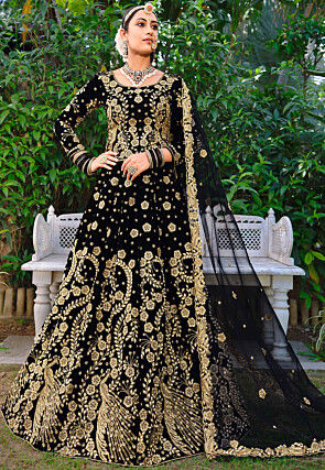 20+ Black Bridal Lehenga Designs For Modern Brides - ShaadiWish | Bridal lehenga  designs, Bridal lehenga, Black bridal