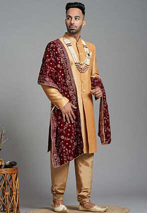 Embroidered Velvet Men Dupatta in Maroon