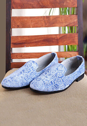 Embroidered Velvet Men Mojari in Grey