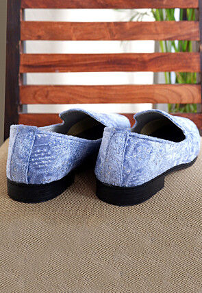 Embroidered Velvet Men Mojari in Grey