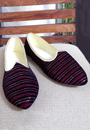 Embroidered Velvet Men Mojari in Maroon