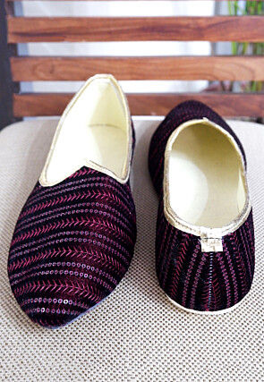 Embroidered Velvet Men Mojari in Maroon
