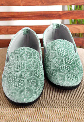 Embroidered Velvet Mojari in Pastel Green