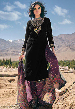New Velvet Frocks Designs in Pakistan (2022 Collection) | Velvet dress  designs, Velvet suit design, Stylish dress designs