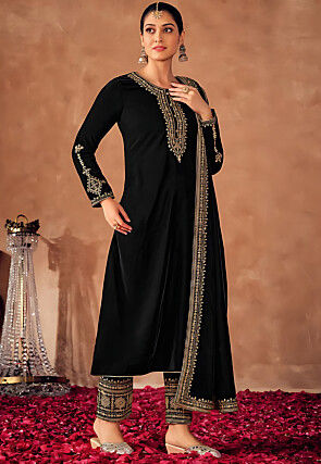 Velvet Printed Salwar Suit D.no 2902 | Velvet suit, Dress materials, Saree  designs