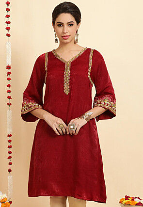 Embroidered Velvet Straight Kurta in Maroon