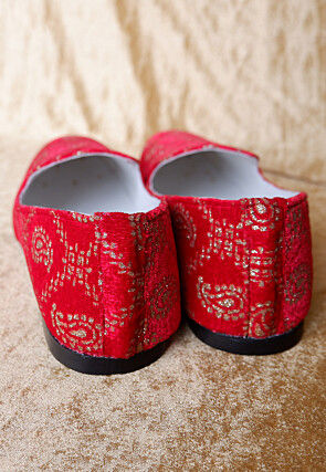Foil Printed Velvet Men Mojari in Red