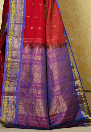 Gadwal Handloom Saree in Red