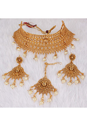 Golden Polished Choker Necklace Set
