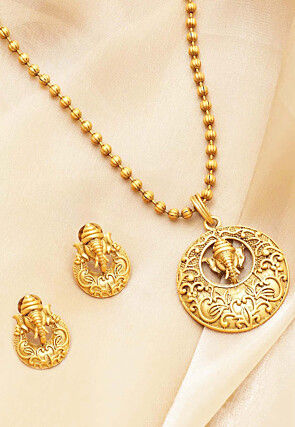 Golden Polished Stone Studded Temple Necklace Set