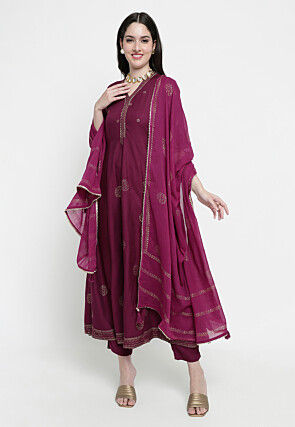 Page 5 | Anarkali Suits - Gota Work - Salwar Kameez: Buy Designer Indian  Suits for Women Online | Utsav Fashion