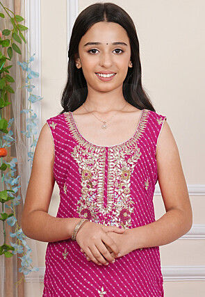 Gota Patti Georgette Straight Kurta in Fuchsia