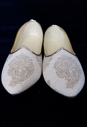 Hand Block Printed Cotton Men Mojari in Cream