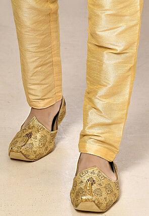 Hand Embroidered Art Silk Jacquard Men Mojari in Beige