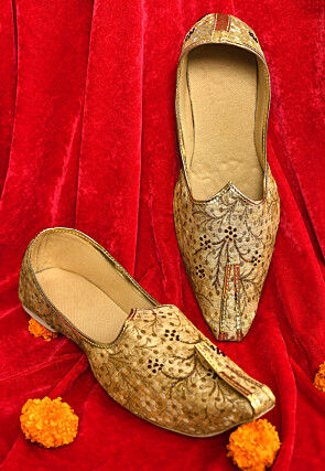 Hand Embroidered Art Silk Jacquard Men Mojari in Beige