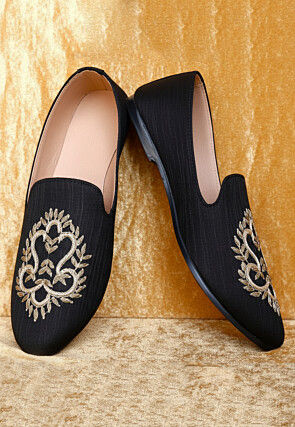 Hand Embroidered Art Silk Men Mojari in Black