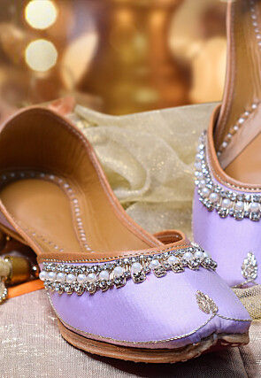 Hand Embroidered Art Silk Women Jutti in Light Purple