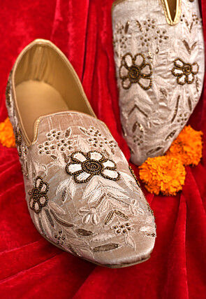 Hand Embroidered Dupion Silk Men Mojari in Old Rose