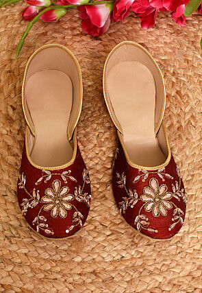 Hand Embroidered Dupion Silk Women Jutti in Maroon
