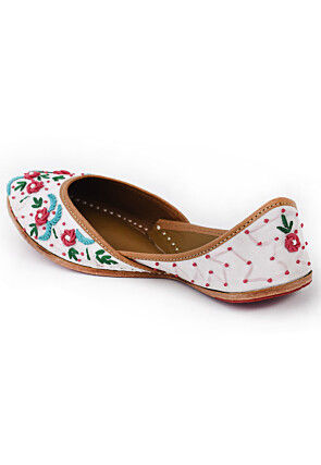 Hand Embroidered Raw Silk Women Jutti in Off White
