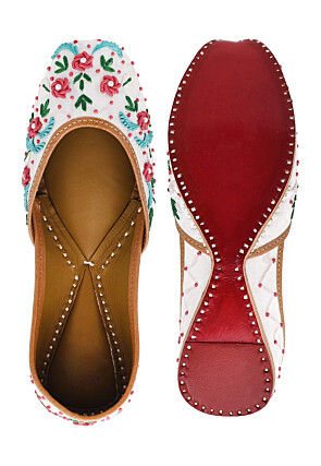 Hand Embroidered Raw Silk Women Jutti in Off White