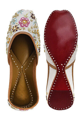 Hand Embroidered Raw Silk Women Jutti in Off White