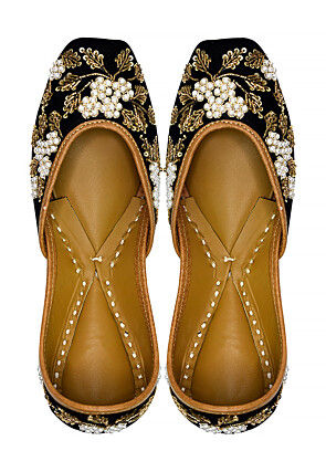 Hand Embroidered Velvet Women Jutti in Black