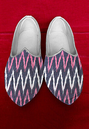 Ikat Printed Cotton Men Mojari in Black