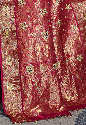 Kanchipuram Silk Saree in Dark Magenta