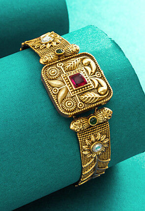 Kemp Stone Studded Openable Bracelet 