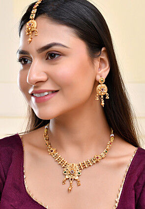 Kemp Stone Studded Choker Necklace Set