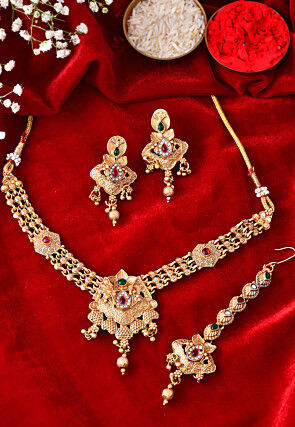 Kemp Stone Studded Choker Necklace Set