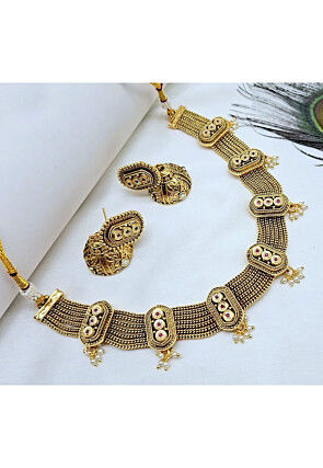 Kemp Stone Studded Necklace Set