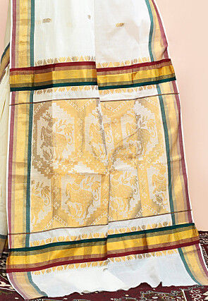 Kerela Kasavu Pure Cotton Saree in Off White