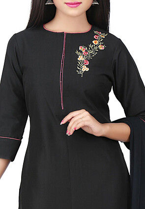 Plain Cotton Silk Straight Suit in Black