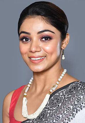 Kundan Studded Necklace Set