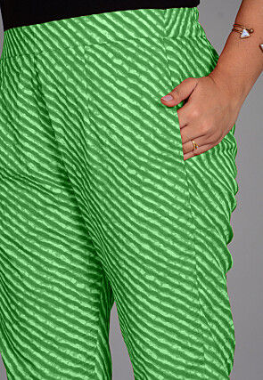 Leheriya Printed Cotton Pant in Green