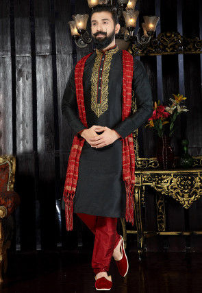 Red kurta hot sale black pajama