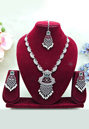 Oxidised Kemp Stone Studded Necklace Set