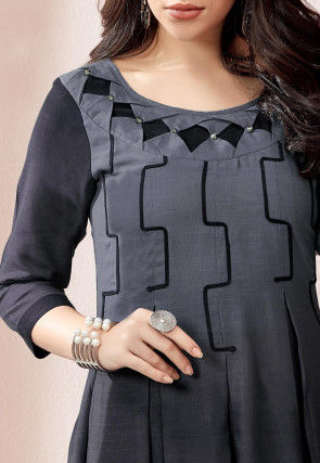 Pleated Rayon Slub Pleated Kurta in Grey and Black Ombre